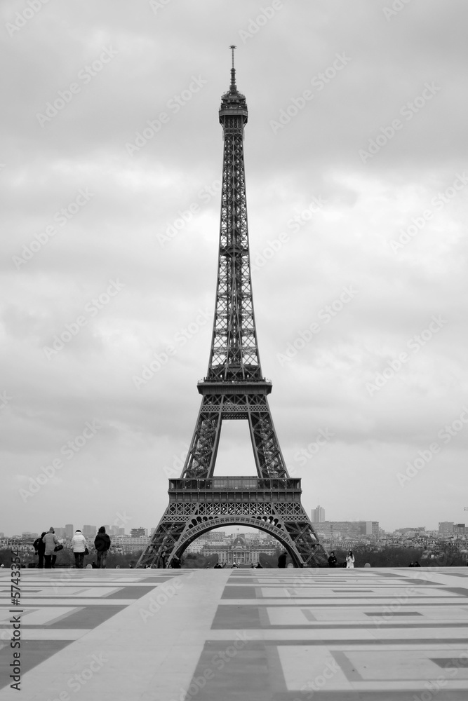 Trour Eiffel en noir et blanc depuis le Trocadéro