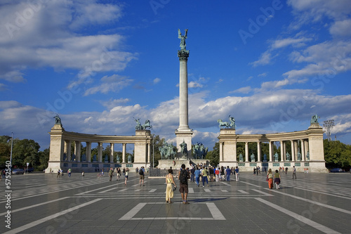 placed des héros, monument du millénaire, budapest