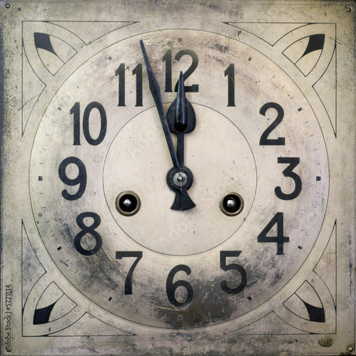 retro mechanical clock