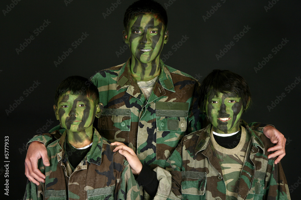 Fototapeta premium Filipino Brothers in Camo