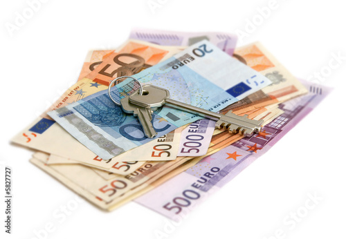 euro banknotes with keys