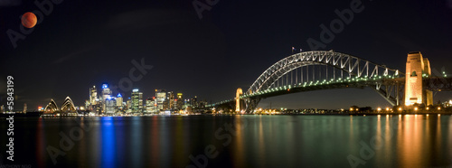 Lunar Eclipse Sydney Harbour © Anthony Ngo