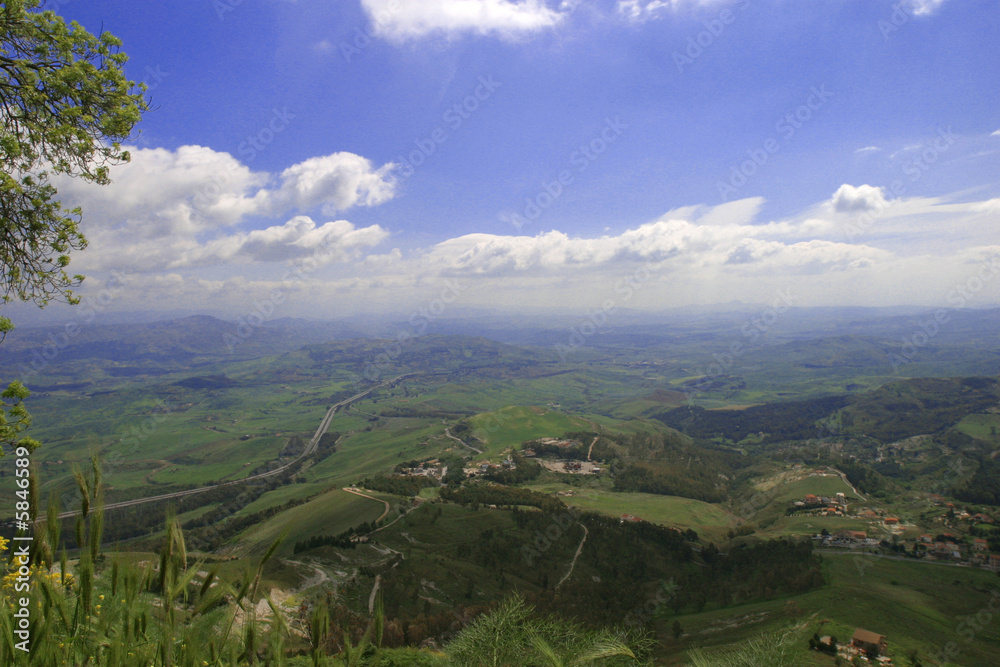 Blick von Enna, vom Castello di Lombardia ins zentrale Sizilien