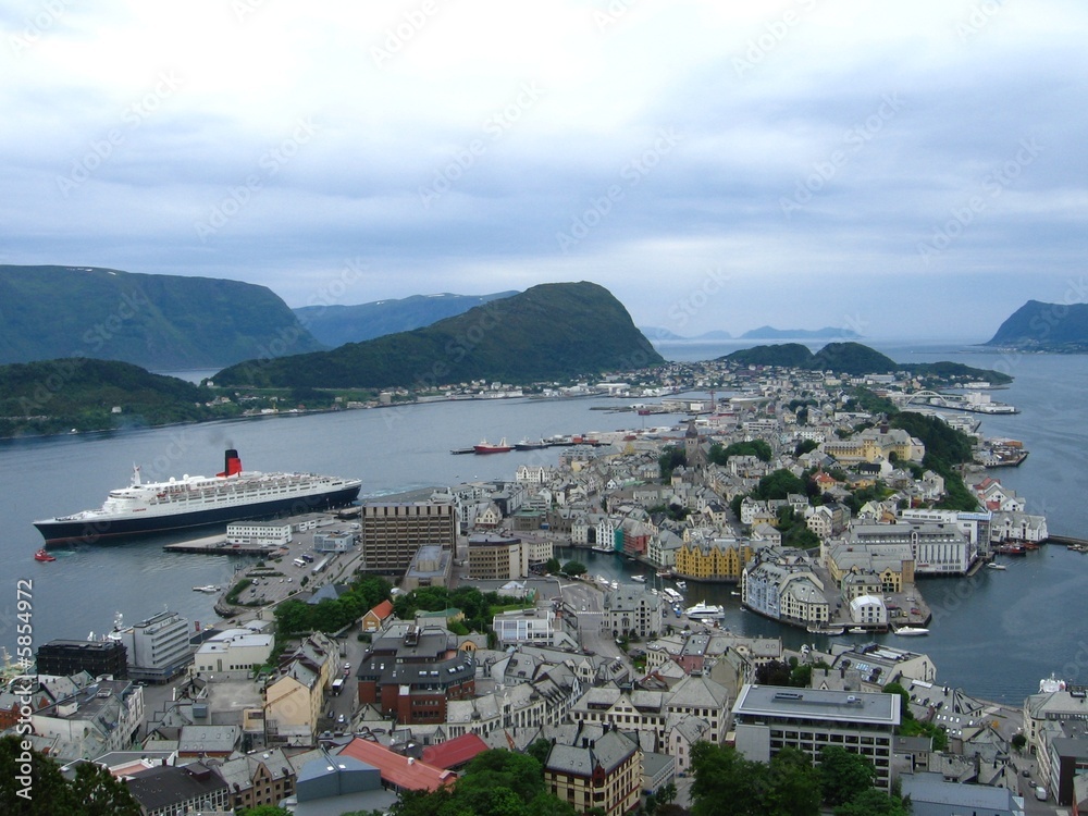 Naklejka premium Blick über Alesund