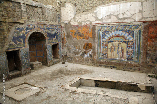 Obraz na plátně house court in ancient herculanum roman city in italy
