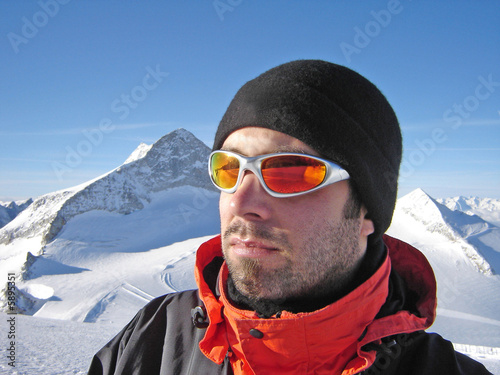 Snowboarder in den Alpen