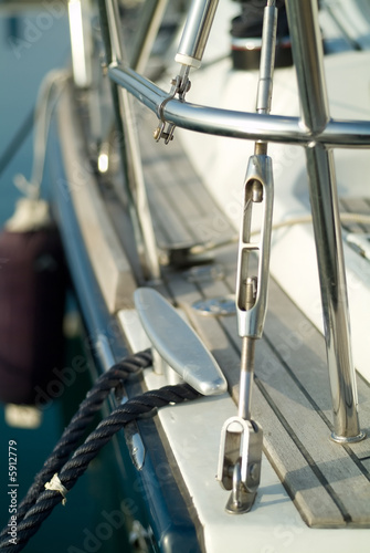 pulley and cords of a yatch docked