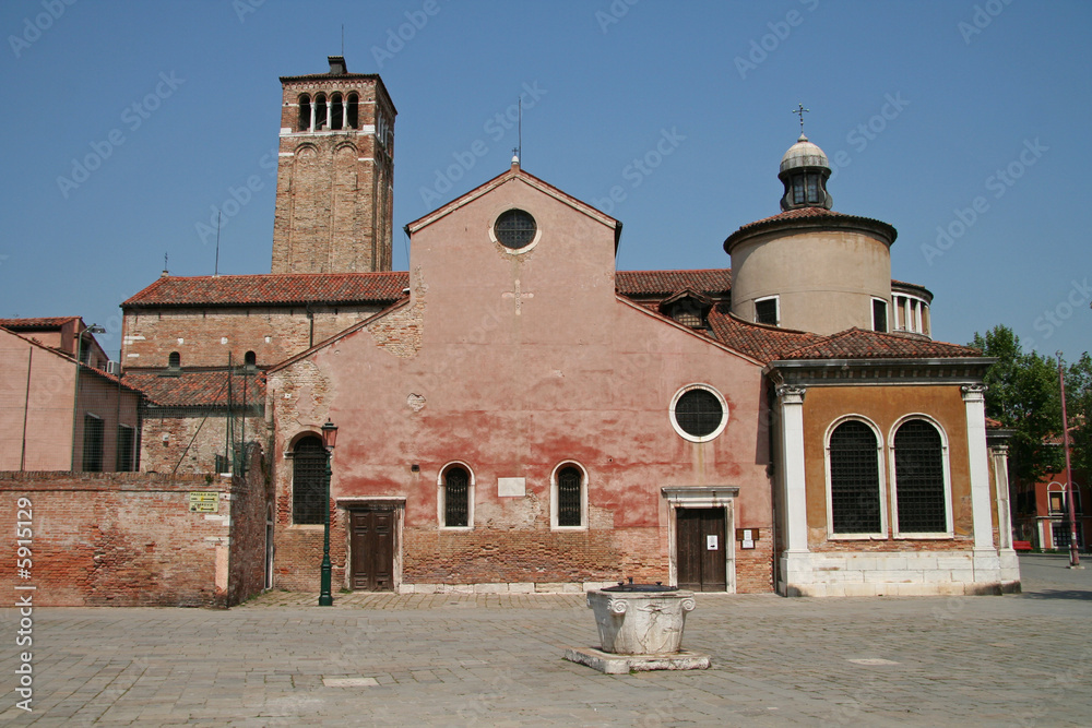 Place et église vénitienne