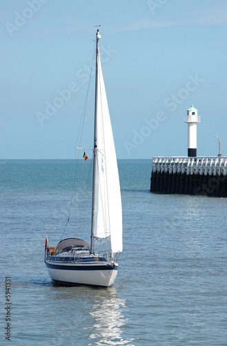 sailboat harbor entry