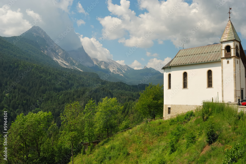 Kirche in den Italienischen Alpen no.1