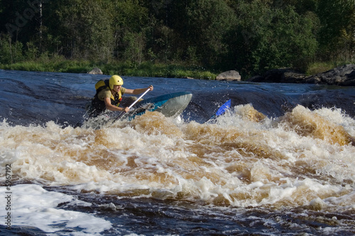 sportsman in the rapid © foaloce