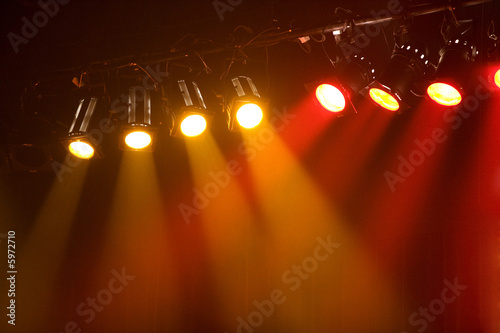 spot lumière éclairage spectacle concert musique2