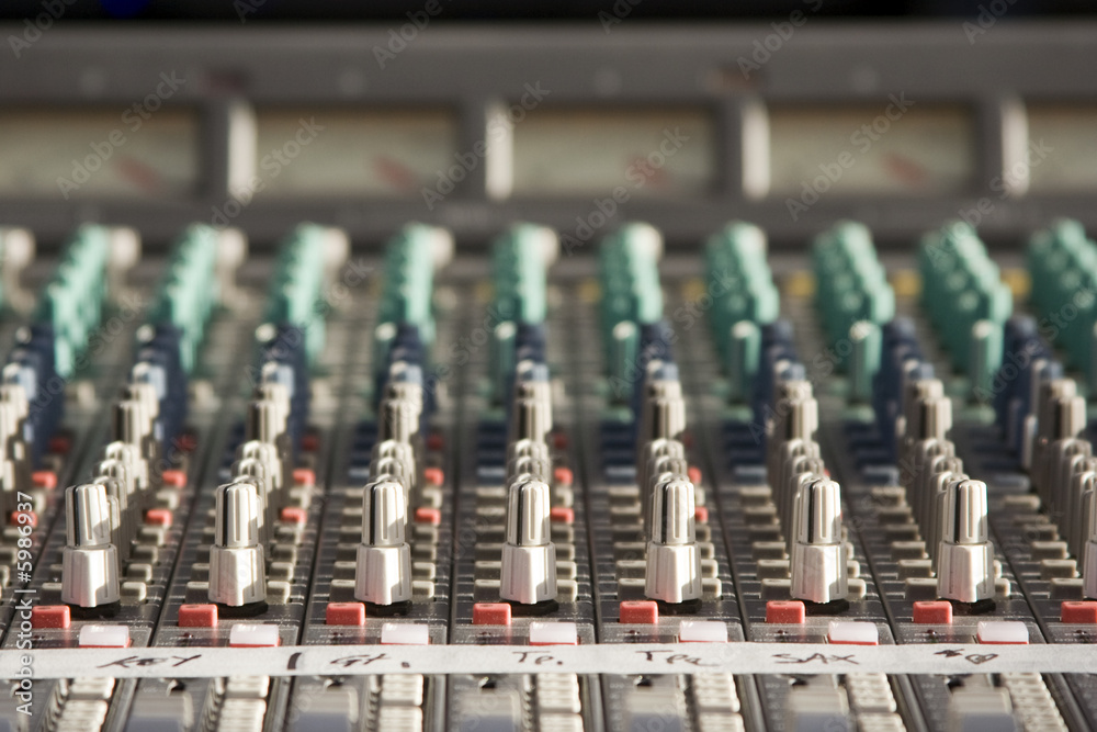 Console de mixage - Sonorisation de spectacle