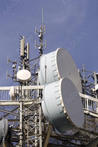 Antenne et parabole de télécommunication