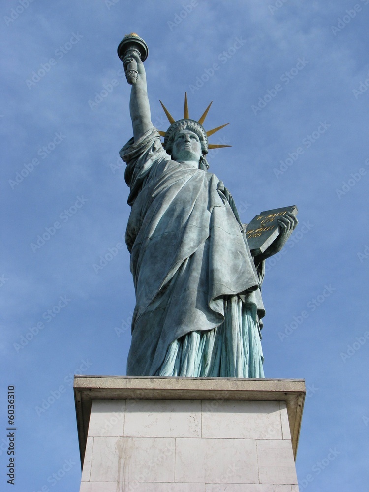 Fototapeta premium Paris- Statue of Liberty