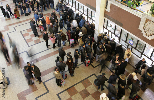 queue in  ticket window top view