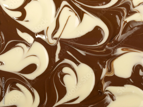 Flüssige Schokolade - schwarz / weiss photo