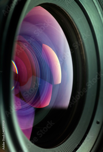 Lens, with refracted light