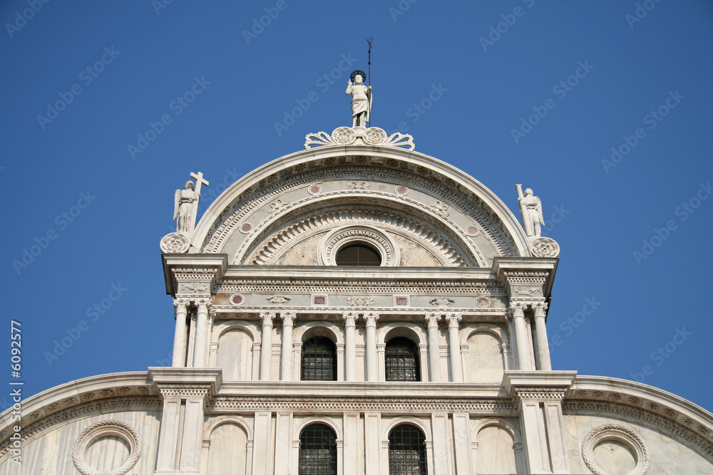 Façade d'une église de Venise