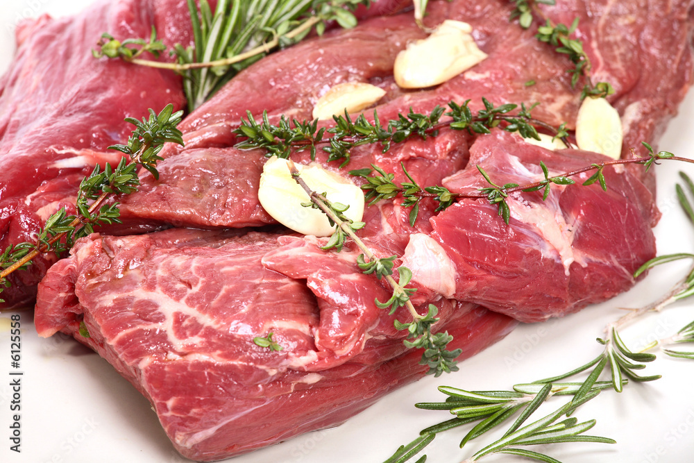 Veal fillet with aromatic herbs (thyme, garlic and rosemary)