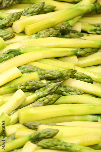 Freshly cooked asparagus spears