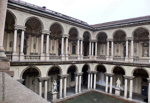 Cour Intérieure d'un musée, Milan, Italie © Bruno Bleu