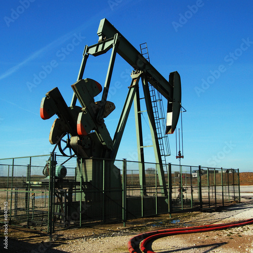 puit de pétrole 1