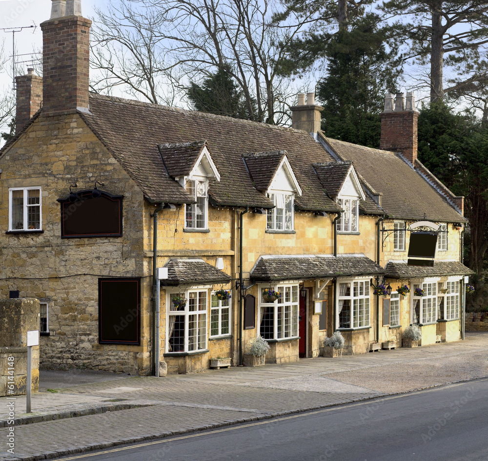 Pub high street broadway cotswolds worcestershire uk Pub high street broadway cotswolds worcestershire uk