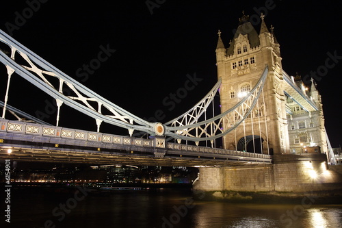 London landmark: Tower bridge at night