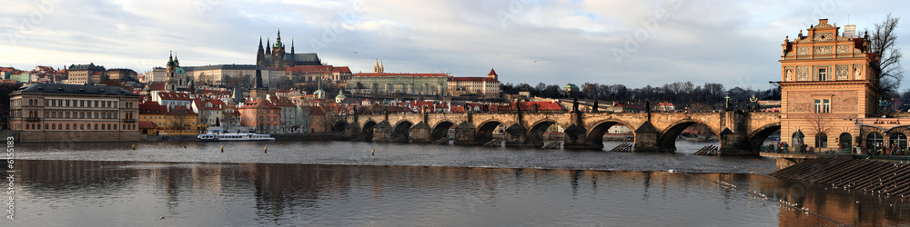 Prager Schloss und Karlsbrücke