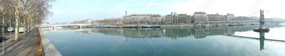 Fototapeta premium Lyon, les quais du rhone, panorama