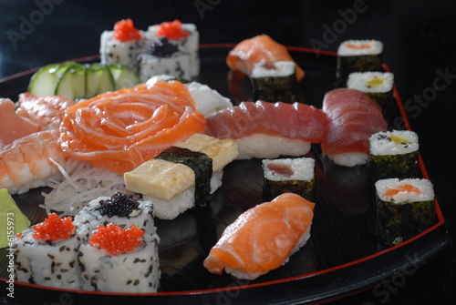 assortiment de sushis