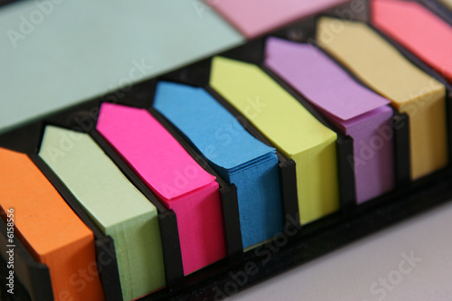 POST-IT NOTE