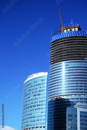 Construction of a modern city skyscraper (office building)