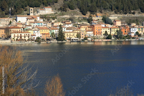 borgo sul lago photo