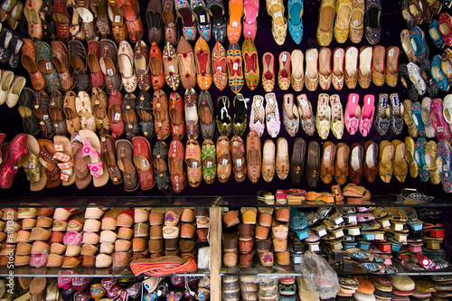 Stall of an indian leather slippers shop - Jodhpur, India © ErickN