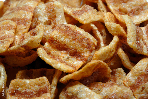 Background figure from bicoloured wheaten chips