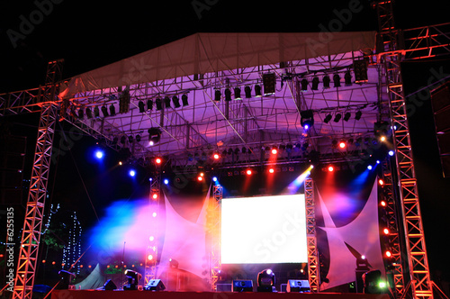   colourful   lighting  bright   the   concert    stage