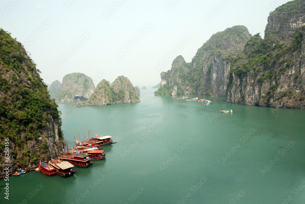 vietnam baia di halong