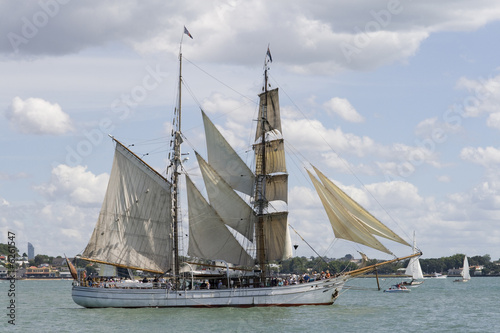Photographie Tall Ship - A  Brigantine Side On