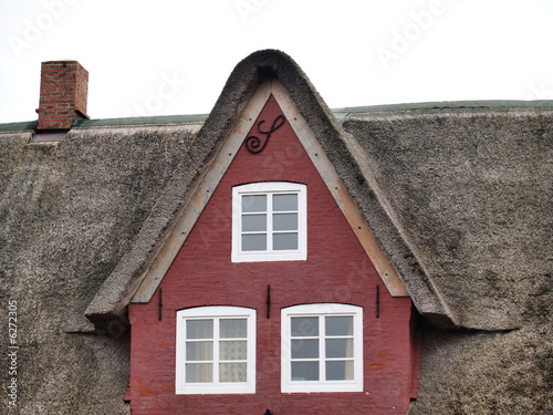 Giebel mit Fenster – Reet bedeckt