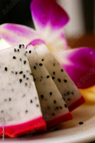 Dragon fruit slices