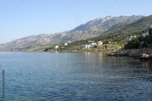 Station balnéaire de Starigrad Paklenica et massif du Velebit © bobroy20