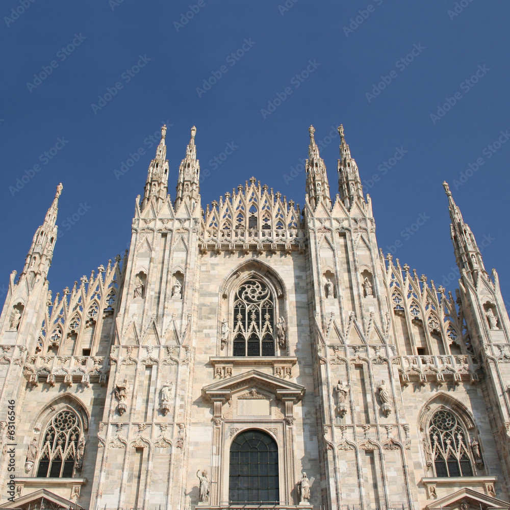 front facade of Duomo Milan