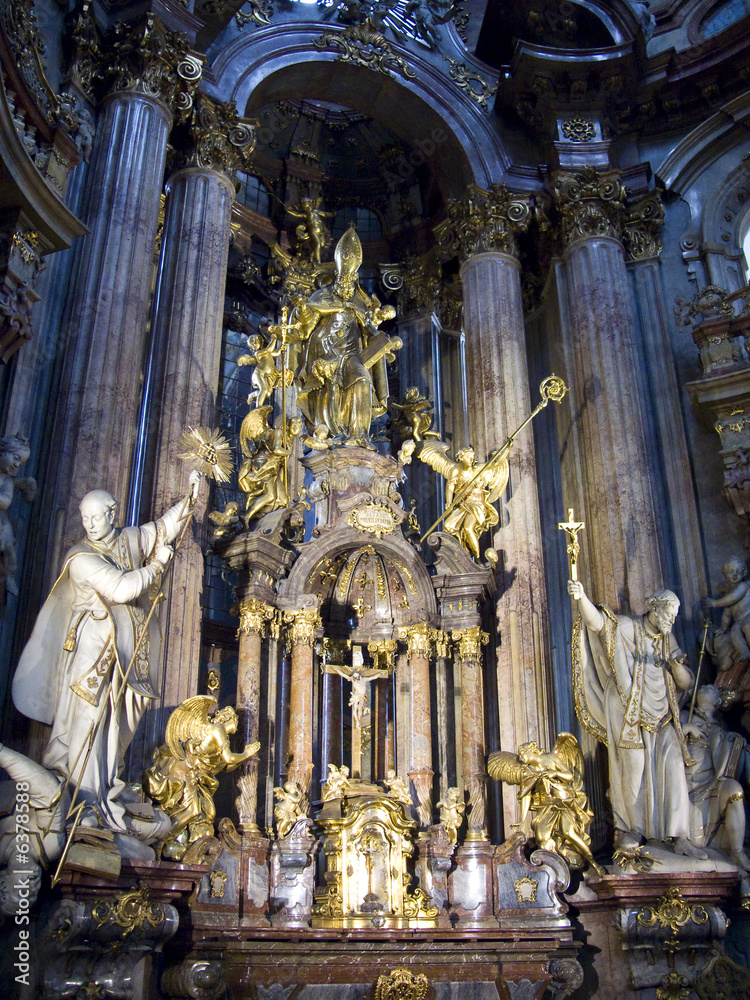 Statue et autel de l'Eglise St-nicolas de Mala Strana, Prague