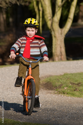 Fototapeta Naklejka Na Ścianę i Meble -  boy on bicycle