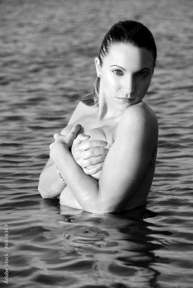 Fototapeta premium Gorgeous model at the Evanston, IL beach.