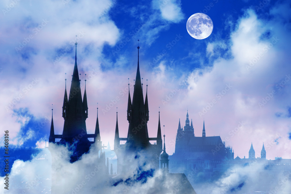 Obraz premium Prague, silhouette of high section of Tyn church