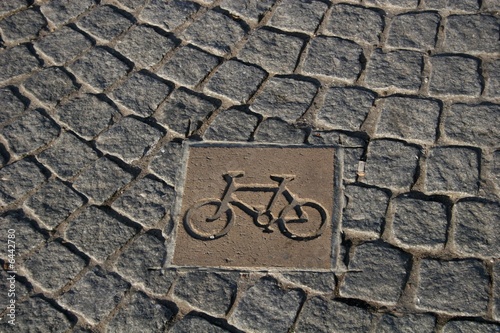 road markings, bicycle track