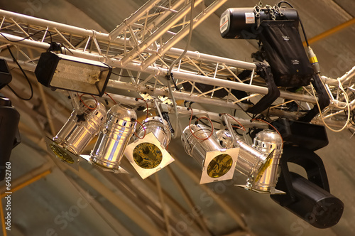 suspended lighting equipment